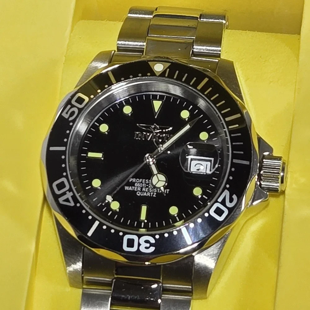 Invicta 9307 Mens Pro Diver Quartz Stainless Steel Bracelet‎ Watch New In Box